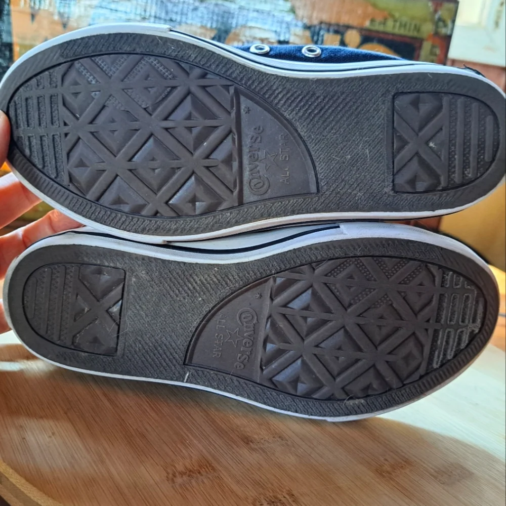 Converse Chuck Taylor All Star Sneakers, Children's Size 1, Black Lace Up Canvas